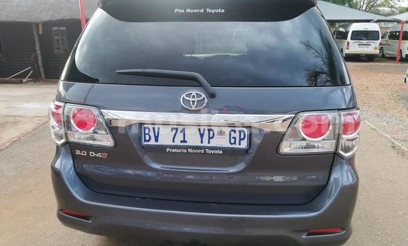 Acheter Occasion Voiture Toyota Fortuner Noir à Beitbridge, Matabeleland South Acheter Occasion Voiture Toyota Fortuner Noir à Beitbridge, Matabeleland South