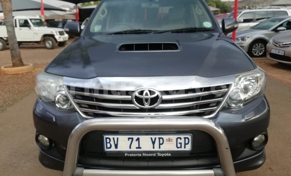 Acheter Occasion Voiture Toyota Fortuner Noir à Beitbridge, Matabeleland South Acheter Occasion Voiture Toyota Fortuner Noir à Beitbridge, Matabeleland South