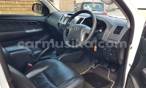 Acheter Occasion Voiture Toyota Hilux Blanc à Beitbridge, Matabeleland South Acheter Occasion Voiture Toyota Hilux Blanc à Beitbridge, Matabeleland South