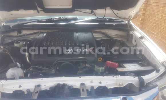 Acheter Occasion Voiture Toyota Hilux Blanc à Beitbridge, Matabeleland South Acheter Occasion Voiture Toyota Hilux Blanc à Beitbridge, Matabeleland South