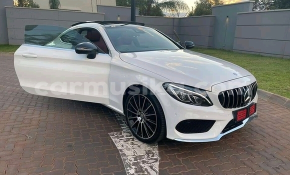 Acheter Occasion Voiture Mercedes-Benz C-Classe Blanc à Beitbridge, Matabeleland South Acheter Occasion Voiture Mercedes-Benz C-Classe Blanc à Beitbridge, Matabeleland South