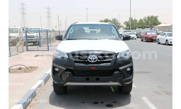 Acheter Import Voiture Toyota Fortuner Noir à Import - Dubai, Harare Acheter Import Voiture Toyota Fortuner Noir à Import - Dubai, Harare