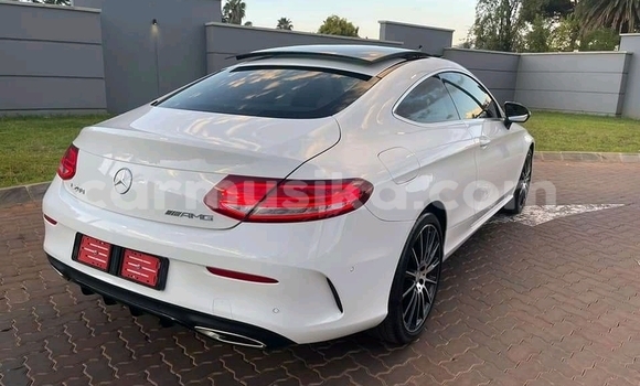 Acheter Occasion Voiture Mercedes-Benz C-Classe Blanc à Beitbridge, Matabeleland South Acheter Occasion Voiture Mercedes-Benz C-Classe Blanc à Beitbridge, Matabeleland South