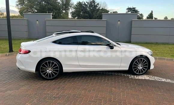 Acheter Occasion Voiture Mercedes-Benz C-Classe Blanc à Beitbridge, Matabeleland South Acheter Occasion Voiture Mercedes-Benz C-Classe Blanc à Beitbridge, Matabeleland South