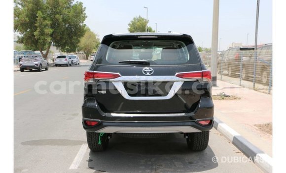 Acheter Import Voiture Toyota Fortuner Noir à Import - Dubai, Harare Acheter Import Voiture Toyota Fortuner Noir à Import - Dubai, Harare