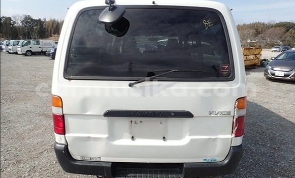 Tenga Tsaru Toyota Hiace Chena Mota in Beitbridge in Matabeleland South Tenga Tsaru Toyota Hiace Chena Mota in Beitbridge in Matabeleland South