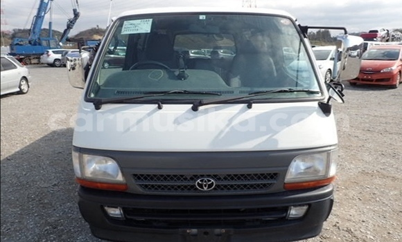 Buy Used Toyota Hiace White Car in Beitbridge in Matabeleland South Buy Used Toyota Hiace White Car in Beitbridge in Matabeleland South