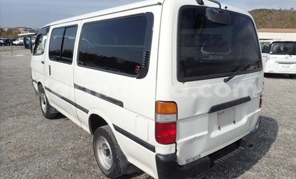 Buy Used Toyota Hiace White Car in Beitbridge in Matabeleland South Buy Used Toyota Hiace White Car in Beitbridge in Matabeleland South