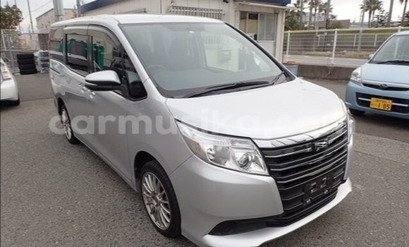 Nunua Ilio tumika Toyota Noah Fedha Gari ndani ya Beitbridge nchini Matabeleland Kusini