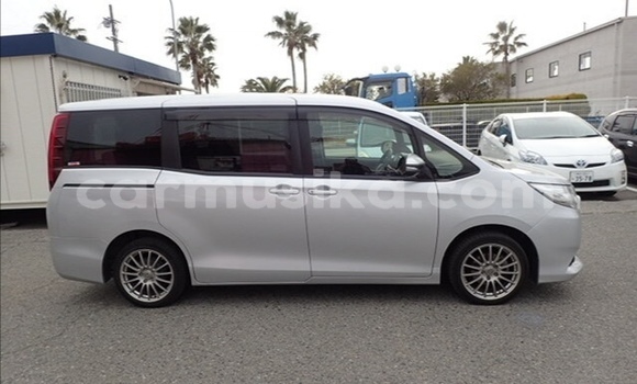 Tenga Tsaru Toyota Noah Sirivha Mota in Beitbridge in Matabeleland South Tenga Tsaru Toyota Noah Sirivha Mota in Beitbridge in Matabeleland South