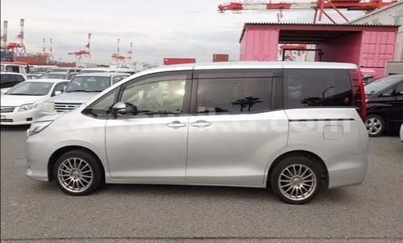 Tenga Tsaru Toyota Noah Sirivha Mota in Beitbridge in Matabeleland South Tenga Tsaru Toyota Noah Sirivha Mota in Beitbridge in Matabeleland South