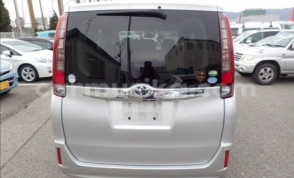 Tenga Tsaru Toyota Noah Sirivha Mota in Beitbridge in Matabeleland South Tenga Tsaru Toyota Noah Sirivha Mota in Beitbridge in Matabeleland South