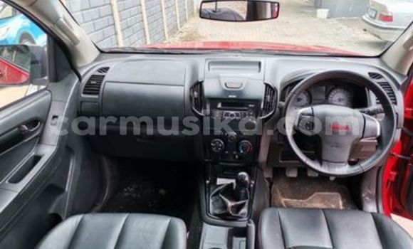 Nunua Ilio tumika Isuzu D–MAX Nyekundu Gari ndani ya Beitbridge nchini Matabeleland Kusini Nunua Ilio tumika Isuzu D–MAX Nyekundu Gari ndani ya Beitbridge nchini Matabeleland Kusini