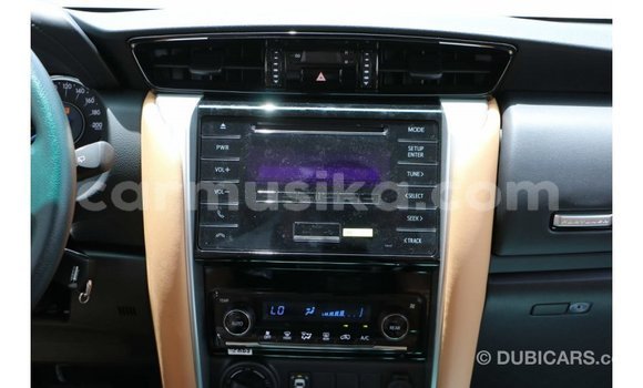 Acheter Import Voiture Toyota Fortuner Noir à Import - Dubai, Harare Acheter Import Voiture Toyota Fortuner Noir à Import - Dubai, Harare