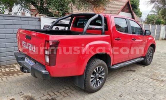 Nunua Ilio tumika Isuzu D–MAX Nyekundu Gari ndani ya Beitbridge nchini Matabeleland Kusini Nunua Ilio tumika Isuzu D–MAX Nyekundu Gari ndani ya Beitbridge nchini Matabeleland Kusini