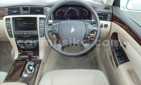 Tenga Tsaru Toyota Crown Chena Mota in Beitbridge in Matabeleland South Tenga Tsaru Toyota Crown Chena Mota in Beitbridge in Matabeleland South