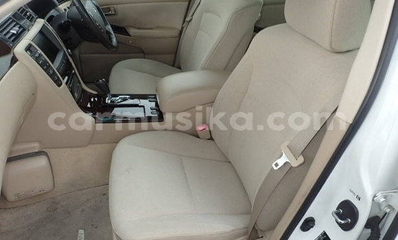 Tenga Tsaru Toyota Crown Chena Mota in Beitbridge in Matabeleland South Tenga Tsaru Toyota Crown Chena Mota in Beitbridge in Matabeleland South