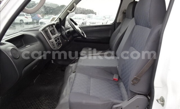 Buy Used Nissan Caravan White Car in Beitbridge in Matabeleland South Buy Used Nissan Caravan White Car in Beitbridge in Matabeleland South