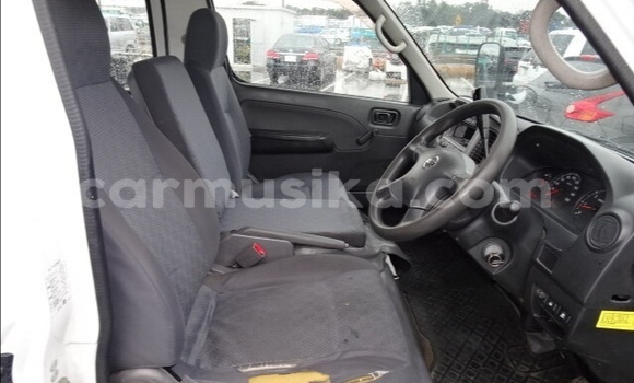 Buy Used Nissan Caravan White Car in Beitbridge in Matabeleland South Buy Used Nissan Caravan White Car in Beitbridge in Matabeleland South