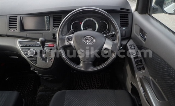Buy Used Toyota ISis White Car in Beitbridge in Matabeleland South Buy Used Toyota ISis White Car in Beitbridge in Matabeleland South