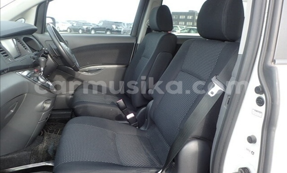 Buy Used Toyota ISis White Car in Beitbridge in Matabeleland South Buy Used Toyota ISis White Car in Beitbridge in Matabeleland South