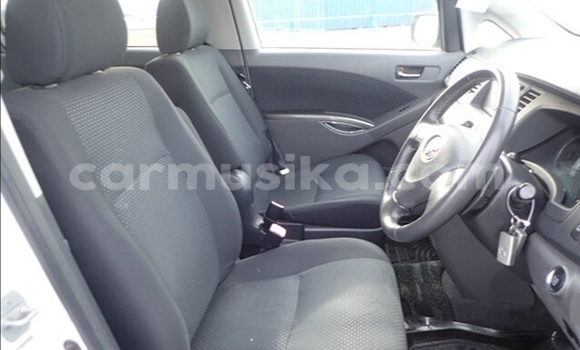 Buy Used Toyota ISis White Car in Beitbridge in Matabeleland South Buy Used Toyota ISis White Car in Beitbridge in Matabeleland South