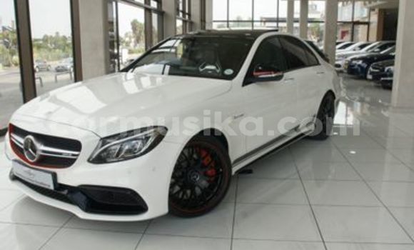 Buy Used Mercedes-Benz C-Classe White Car in Beitbridge in Matabeleland South Buy Used Mercedes-Benz C-Classe White Car in Beitbridge in Matabeleland South