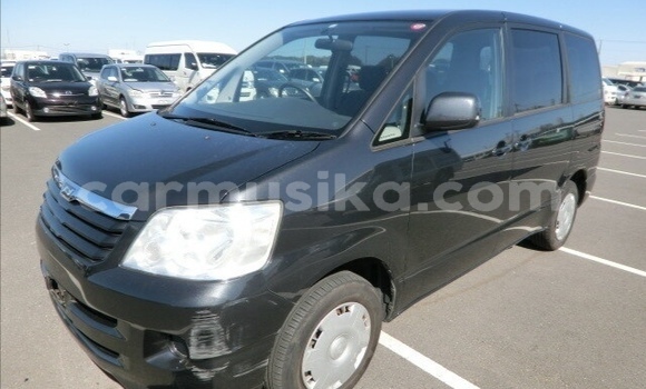 Tenga Tsaru Toyota Noah Nhema Mota in Beitbridge in Matabeleland South