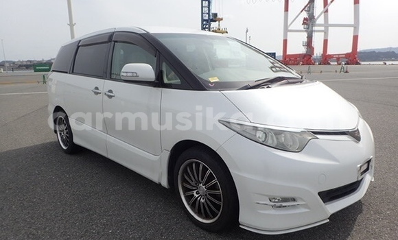 Acheter Occasion Voiture Toyota Estima Blanc à Beitbridge, Matabeleland South