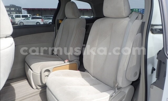 Tenga Tsaru Toyota Estima Chena Mota in Beitbridge in Matabeleland South Tenga Tsaru Toyota Estima Chena Mota in Beitbridge in Matabeleland South