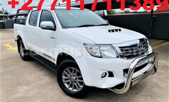 Nunua Ilio tumika Toyota Hilux Nyeupe Gari ndani ya Harare nchini Harare