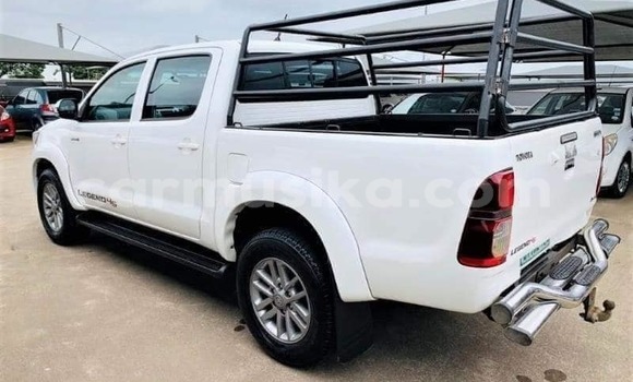 Tenga Tsaru Toyota Hilux Chena Mota in Harare in Harare Tenga Tsaru Toyota Hilux Chena Mota in Harare in Harare