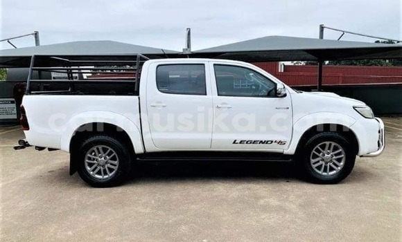 Tenga Tsaru Toyota Hilux Chena Mota in Harare in Harare Tenga Tsaru Toyota Hilux Chena Mota in Harare in Harare