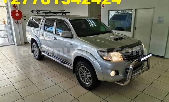 Nunua Ilio tumika Toyota Hilux Nyeupe Gari ndani ya Harare nchini Harare