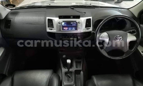 Tenga Tsaru Toyota Hilux Chena Mota in Harare in Harare Tenga Tsaru Toyota Hilux Chena Mota in Harare in Harare