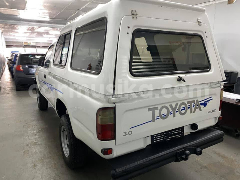 Big with watermark toyota hilux matabeleland south beitbridge 20988