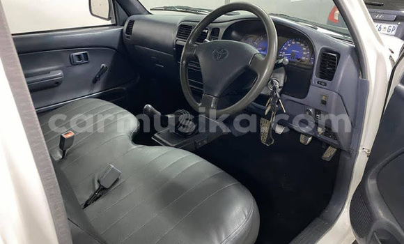 Acheter Occasion Voiture Toyota Hilux Blanc à Beitbridge, Matabeleland South Acheter Occasion Voiture Toyota Hilux Blanc à Beitbridge, Matabeleland South