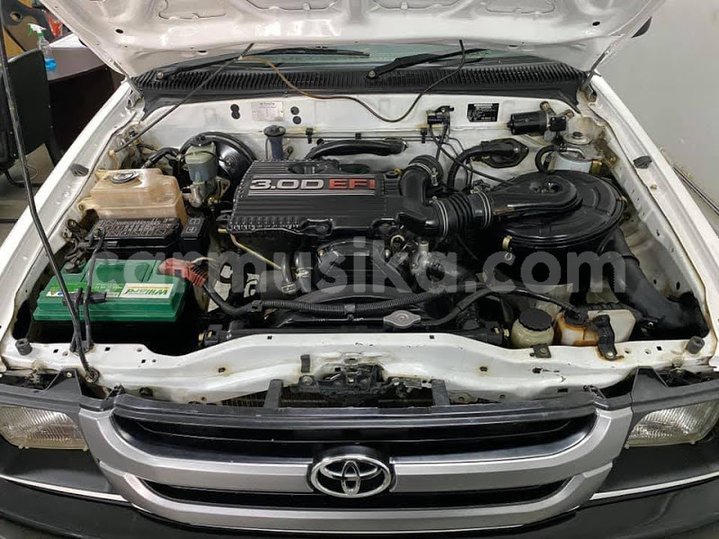 Big with watermark toyota hilux matabeleland south beitbridge 20988