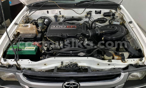 Acheter Occasion Voiture Toyota Hilux Blanc à Beitbridge, Matabeleland South Acheter Occasion Voiture Toyota Hilux Blanc à Beitbridge, Matabeleland South