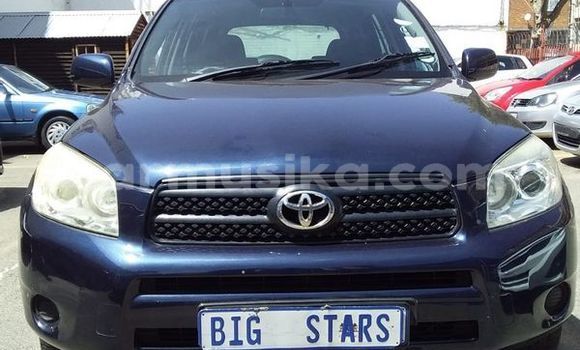 Tenga Tsaru Toyota RAV4 Bhuruu Mota in Beitbridge in Matabeleland South