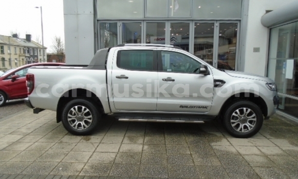 Tenga Tsaru FORD MUSTANG Sirivha Mota in Belvedere in Harare Tenga Tsaru FORD MUSTANG Sirivha Mota in Belvedere in Harare