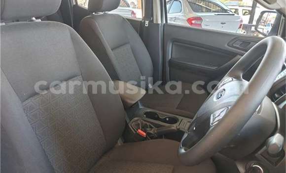 Nunua Ilio tumika Ford Pickup Fedha Gari ndani ya Beitbridge nchini Matabeleland Kusini