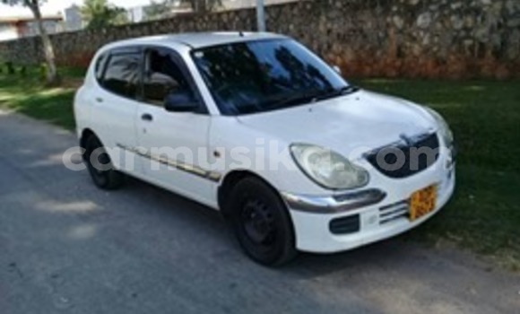 Acheter Occasion Voiture Toyota Duet Blanc à Harare, Harare Acheter Occasion Voiture Toyota Duet Blanc à Harare, Harare