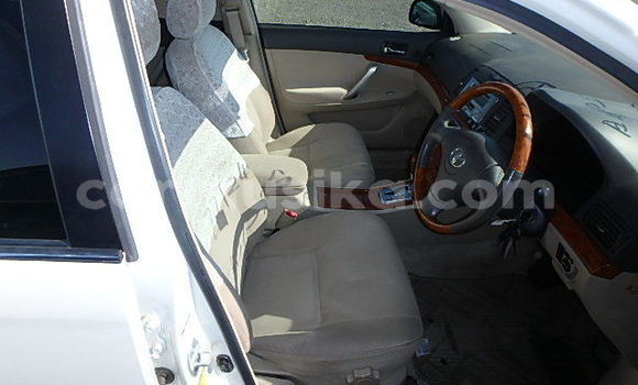 Acheter Occasion Voiture Toyota Allion Blanc à Beitbridge, Matabeleland South Acheter Occasion Voiture Toyota Allion Blanc à Beitbridge, Matabeleland South