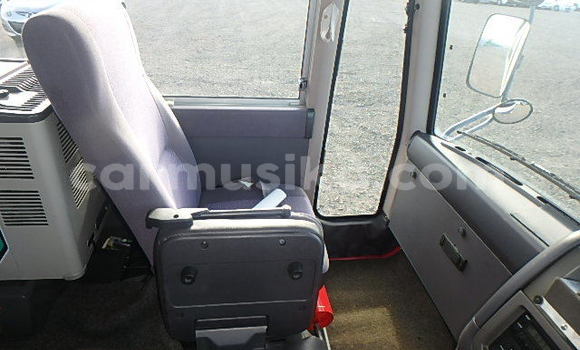 Acheter Occasion Voiture Nissan Caravan Autre à Beitbridge, Matabeleland South Acheter Occasion Voiture Nissan Caravan Autre à Beitbridge, Matabeleland South