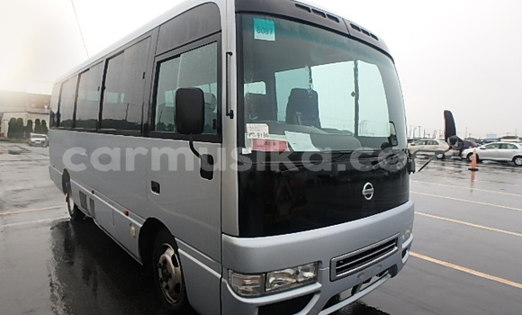 Nunua Ilio tumika Nissan Caravan Bluu Gari ndani ya Beitbridge nchini Matabeleland Kusini