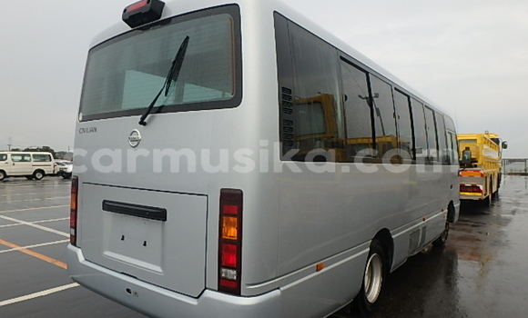 Nunua Ilio tumika Nissan Caravan Bluu Gari ndani ya Beitbridge nchini Matabeleland Kusini Nunua Ilio tumika Nissan Caravan Bluu Gari ndani ya Beitbridge nchini Matabeleland Kusini