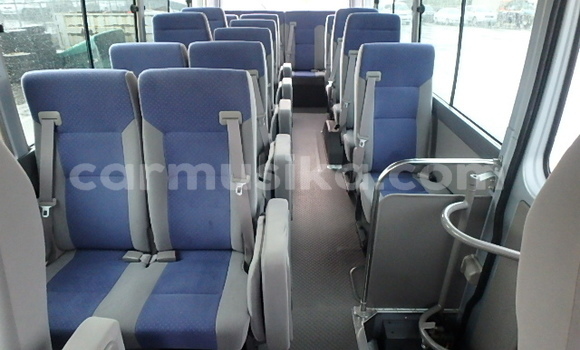 Nunua Ilio tumika Nissan Caravan Bluu Gari ndani ya Beitbridge nchini Matabeleland Kusini Nunua Ilio tumika Nissan Caravan Bluu Gari ndani ya Beitbridge nchini Matabeleland Kusini