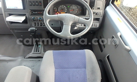 Nunua Ilio tumika Nissan Caravan Bluu Gari ndani ya Beitbridge nchini Matabeleland Kusini Nunua Ilio tumika Nissan Caravan Bluu Gari ndani ya Beitbridge nchini Matabeleland Kusini