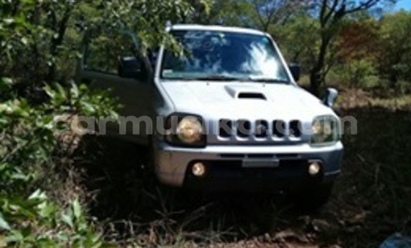 Nunua Ilio tumika Suzuki Jimny Fedha Gari ndani ya Harare nchini Harare